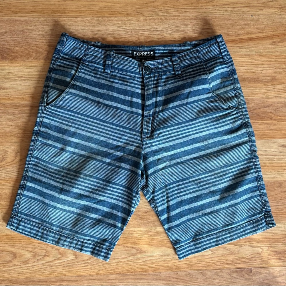 Express Shorts in Blue Stripes Size 28
